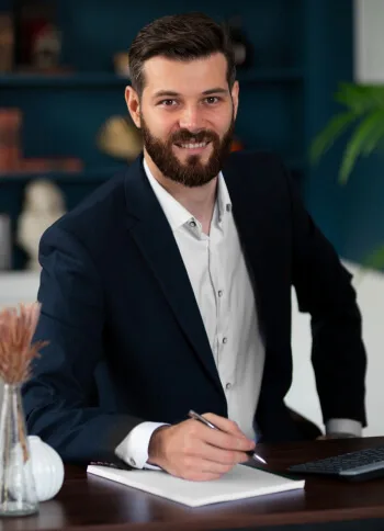 Our Financial Experts The Team  Member Solution. - 爱奇艺体育